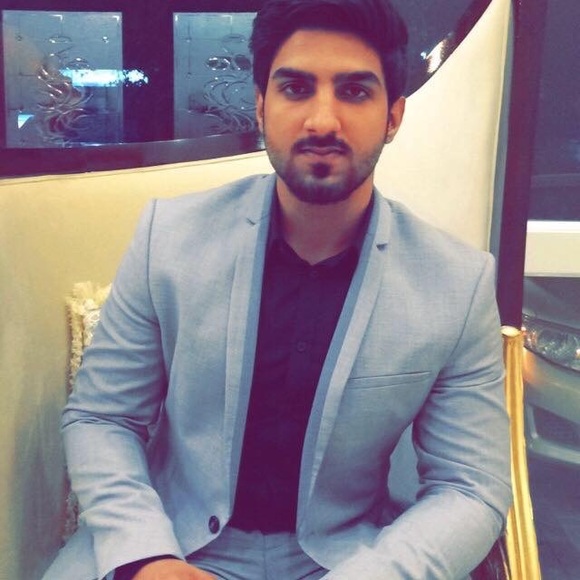 Men’s suit and pants. Zara suit. Located in Toronto, can be delivered in GTA. - Picture 4 of 4